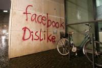 Вандалам катастрофически не понравился офис Facebook в Гамбурге