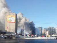 В Харькове вспыхнул сильный пожар на новогодней ярмарке