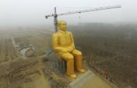 В китайской провинции строят гигантскую статую Мао Цзэдуна