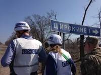 Боевики ДНР решили, что имеют право обыскивать наблюдателей ОБСЕ