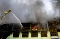 В столице Мьянмы пожар на рынке уничтожил 1,6 тысячи магазинов