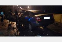 В Харькове водитель, уходя от погони полиции, врезался в столб и погиб. Пассажир – в реанимации