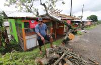 Количество жертв урагана на Фиджи стремительно увеличивается