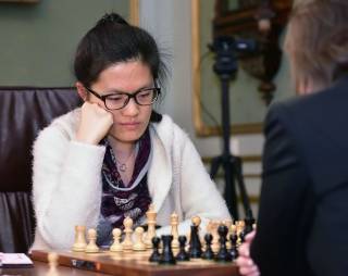 Китаянка отобрала мировую шахматную корону у украинки Музычук