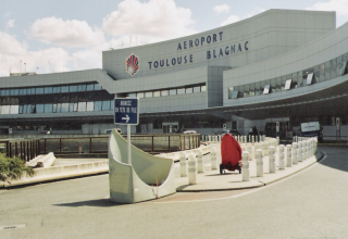 Во Франции из-за подозрительного пакета эвакуировали аэропорт Тулузы