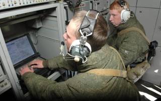 В России по тревоге подняты войска связи