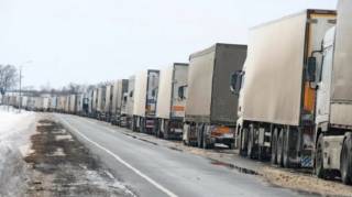 На западной границе Украины скопилось 1240 автомобилей