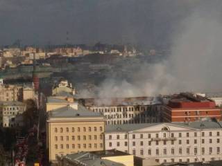 В Москве горит здание Минобороны. Уже рухнула крыша
