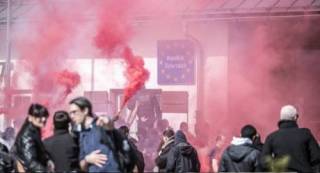 На границе Австрии и Италии демонстранты подрались с полицией