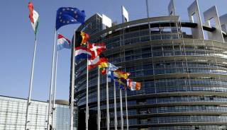 Европарламент требует остановить депортацию мигрантов