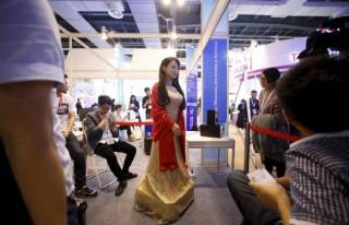 В Китае создали «живую» женщину-робота