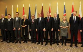 Главы МИД 12 стран Евросоюза призвали немедленно предоставить безвизовый режим Украине