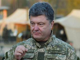 Порошенко хочет, чтоб Турчинов организовал работу ставки Верховного главнокомандующего. Когда она появится