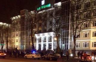 В Одессе здание банка обстреляли из гранатомета