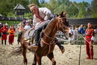 Лучшие конные каскадеры Украины соревновались в Древнем Киеве на фестивале «Кентавры 2016»