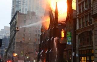 В Нью-Йорке на Пасху сгорел собор