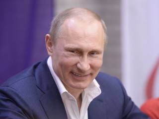 Путин в третий раз поздравил народ Украины с Днем победы