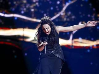 Джамала, взорвав зал пронзительным вокалом, вышла в финал «Евровидения»