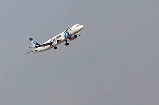 В Сети появилось видео, похожее на падение пропавшего самолета