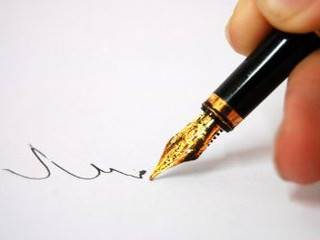 Парубий подписал закон, вносящий изменения в Конституцию. В части правосудия