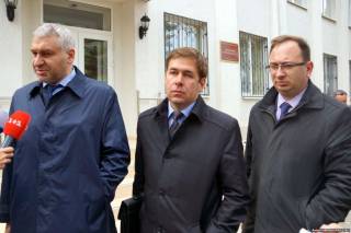 Адвокаты Савченко уверяют, что уже полгода не сотрудничают с Новиковым