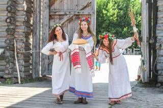 В Парке Киевская Русь отпразднуют Троицу по древним обрядам