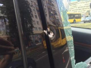 В Киеве мотоциклисты расстреляли водителя внедорожника. Полиция ищет свидетелей