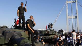 Путч в Турции подавлен: почти 3000 участников переворота будут наказаны, 161 человек погиб, 1440 были ранены