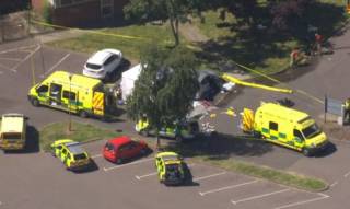 В Англии неизвестный открыл стрельбу у бассейна. Три человека погибли