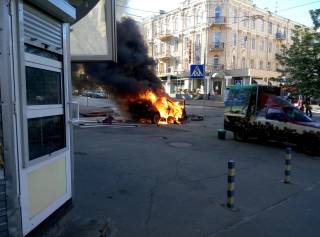 В Сети обнародовали момент взрыва машины Шеремета, записанный камерой наблюдения