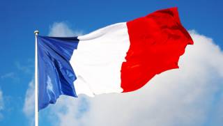 Режим ЧП во Франции продлен на полгода