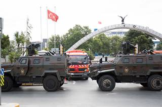 Почти 100 турецких генералов и адмиралов арестованы