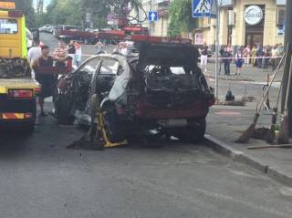 СМИ сообщили об обнаружении на камерах наблюдения момента закладки бомбы под автомобиль Шеремета
