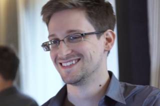 Сноуден анонсировал чехол для смартфона, который будет защищать хозяина от слежки