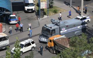 В Ереване задержаны все члены вооруженной группы. Участок освобожден