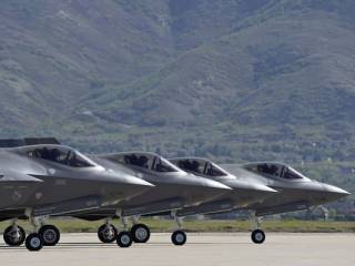 США объявили о готовности эскадрильи новейших истребителей