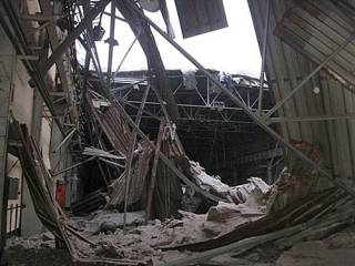 В Донецкой области на складе с химикатами обрушилась крыша