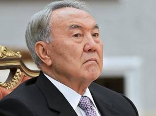 Назарбаев рассказал, как Порошенко пожаловался ему на отсутствие парламентского большинства в деле особого статуса Донбасса