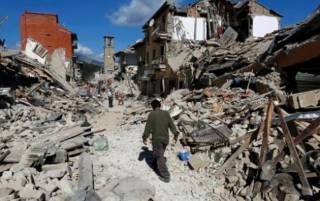 Количество жертв землетрясения в Италии увеличилось до 293 человек