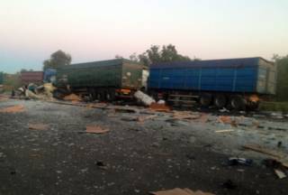 На Полтавщине столкнулись три грузовика