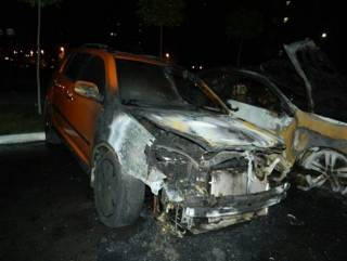 В Киеве на стоянке сгорели автомобили