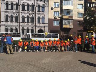 Беспорядки под «Киевгорстроем»: пострадали полицейские