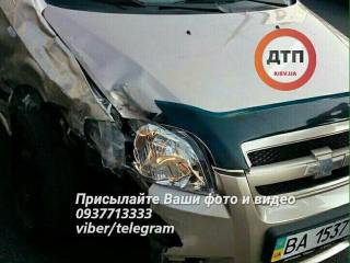 В Киеве пьяный водитель протаранил 5 автомобилей