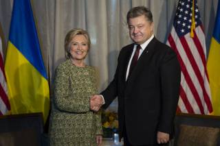 Клинтон и Порошенко поговорили о действенности санкционной политики против России