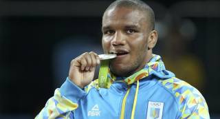 Украинскому олимпийцу-медалисту отказали в выдаче шенгенской визы