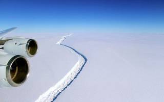 От Антарктиды может отколоться гигантский айсберг
