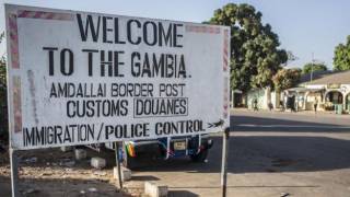 Военная операция в Гамбии временно приостановлена. Стороны попытаются договориться