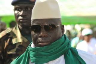 Где-то мы это уже видели: убегая из страны, экс-президент Гамбии вывез дорогие вещи и 11 млн долларов