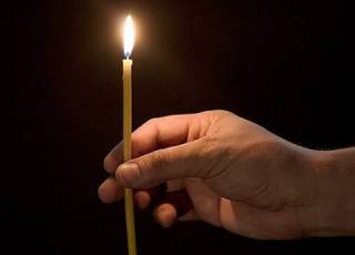 В день Сретения в более 20-ти столичных храмах зажженная свеча поможет онкобольному ребенку