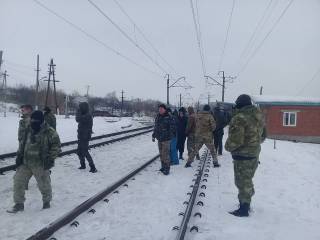 Пока ЕС призывает прекратить блокаду Донбасса, боевики активно вербуют в свои ряды потерявших работу шахтеров